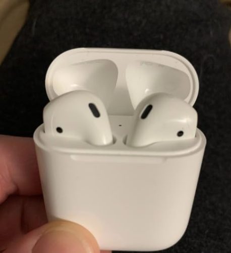 Apple AirPods 2 Generation photo review