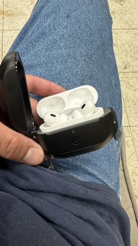 AirPods Pro (2nd generation) with MagSafe Charging Case (USB‑C) photo review